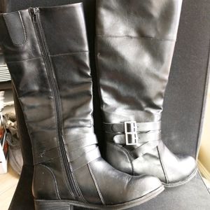Arizona memory foam tall zip up boots size 7 1/2